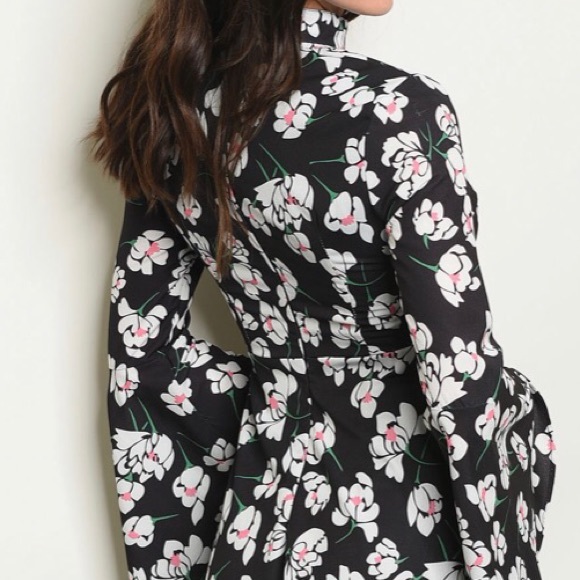 BLACK FLORAL CHOKER NECK LONGSLEEVE DRESS Sizes Small & Large - Picture 5 of 5